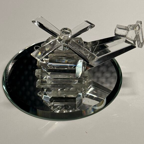 Vintage Crystal Helicopter Figurine – “Year 2000” Engraved Mirrored Base - Picture 2 of 6